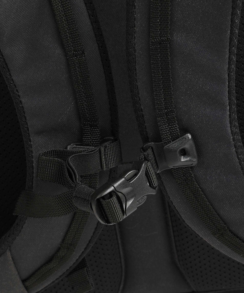 Thule Aion 40 Travel backpack black