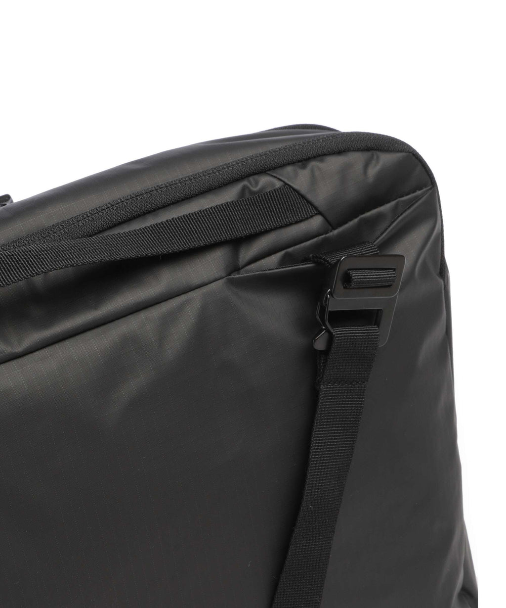 Db Ramverk 16 Laptop bag black out