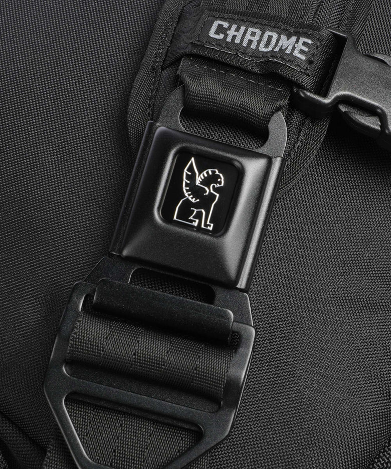 Chrome Kadet Max Fanny pack black